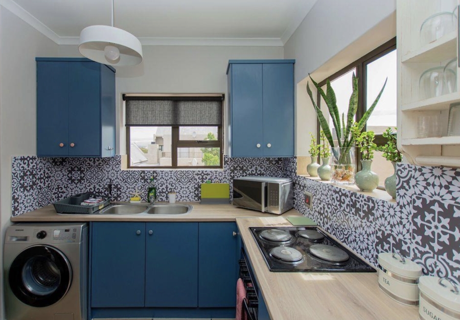 2 Bedroom Property for Sale in Helios Place Western Cape